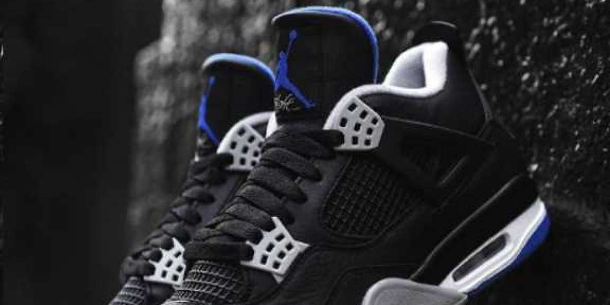 Air Jordan 4 Retro Halloween Treat