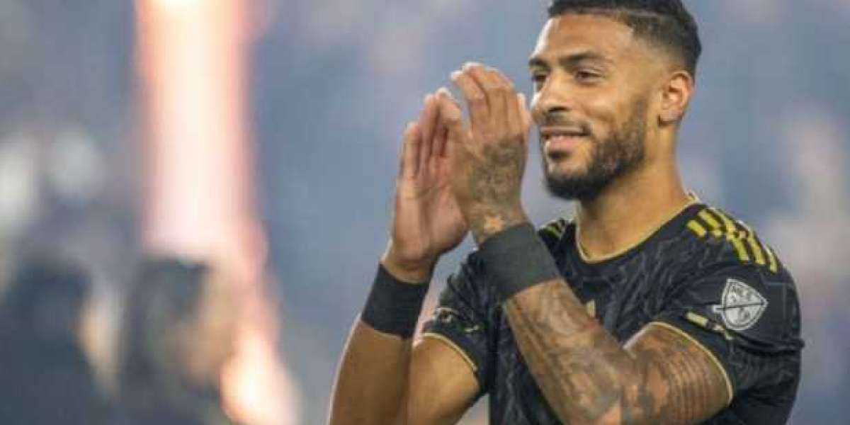 LAFC skriver nytt kontrakt med MLS GB-vinnaren Bouanga